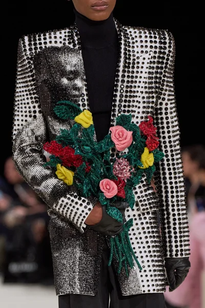 Look 43